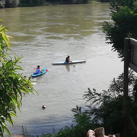 B&B La Casa sul Fiume San Martino dall'Argine Esterno foto